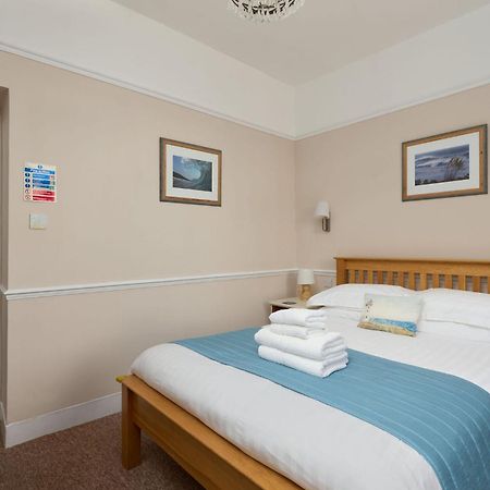 Epchris House Hotel Илфракомб Екстериор снимка