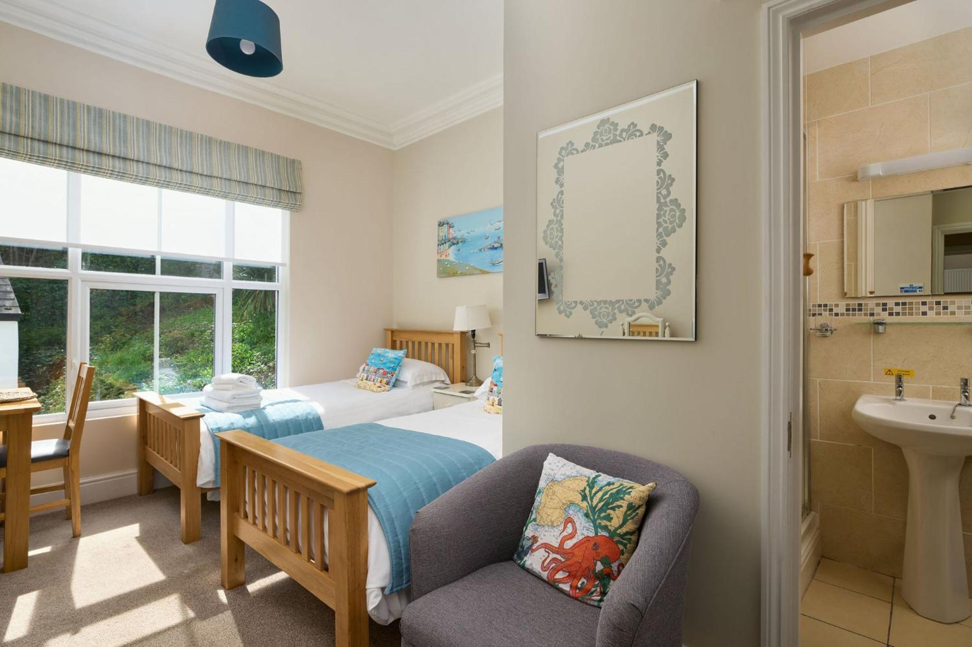 Epchris House Hotel Илфракомб Екстериор снимка