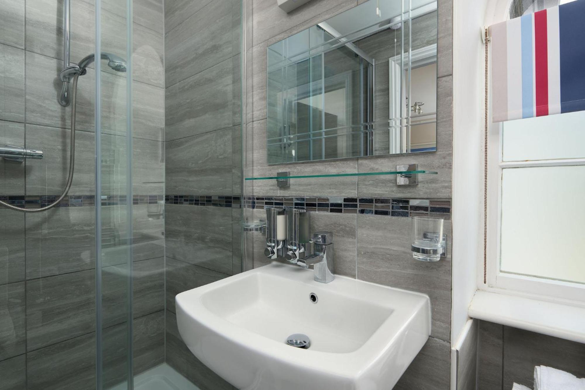 Epchris House Hotel Илфракомб Екстериор снимка