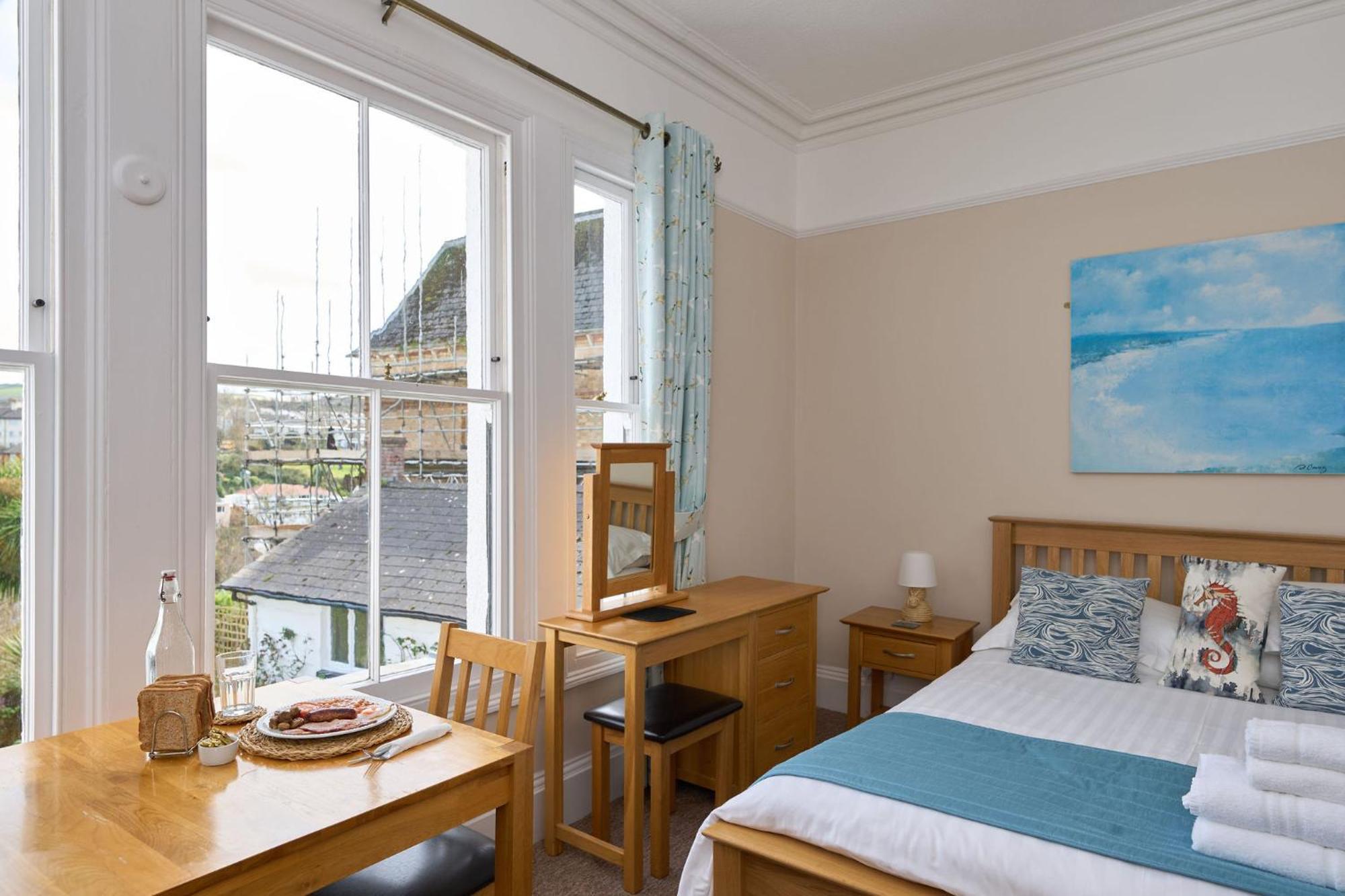 Epchris House Hotel Илфракомб Екстериор снимка